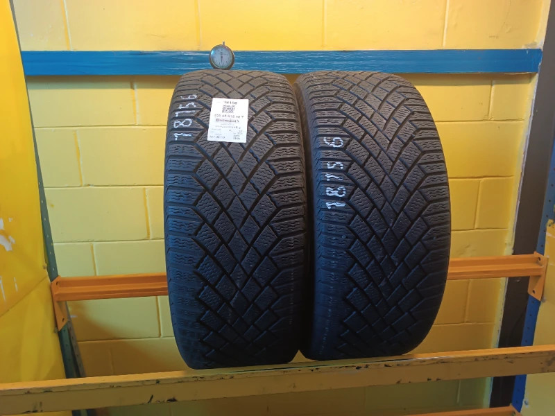 2 Pneumatici USATI CONTINENTAL VANCOWINTER 2 235/45 R18 98 T DOT: 2020Invernale