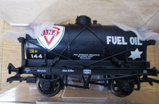 Bachmann 37-658B OO Gauge 14 Ton Tank Wagon ‘Fina’ Boxed