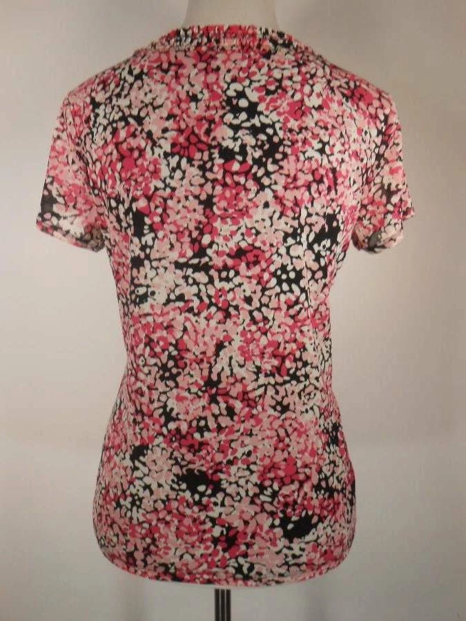 Genial Blusa Para Mujer Mediana Colección 212 Diseño Pétalos Rosa Manga Corta Cuello en V Foto 4 de 4