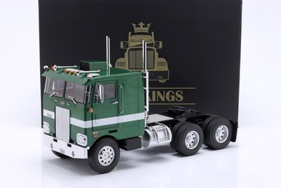 Peterbilt 352 Pacemaker SZM 1977-1979 gr�n metallic / wei� 1:18 Road Kings