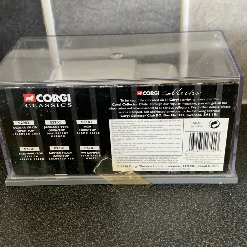 Corgi Classics 1/43 Scale Model Volkswagen VW Camper Van 06701 Cased - Image 3 of 4