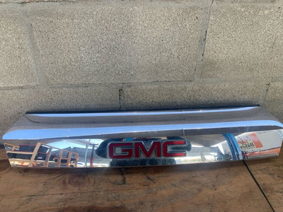 Genuine GM 2010 2017 Terrain Equinox Rear Liftgate Chrome Molding Trim w/ Camer