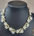 VTG White Daisy Flower Necklace Gold Tone Link Chain Costume Jewelry 1960s Style