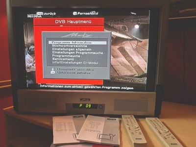 Fernsehgerät Metz Spectral-82 MF mit DVB und 2 X FB sowie Bedienungsanleitg.
