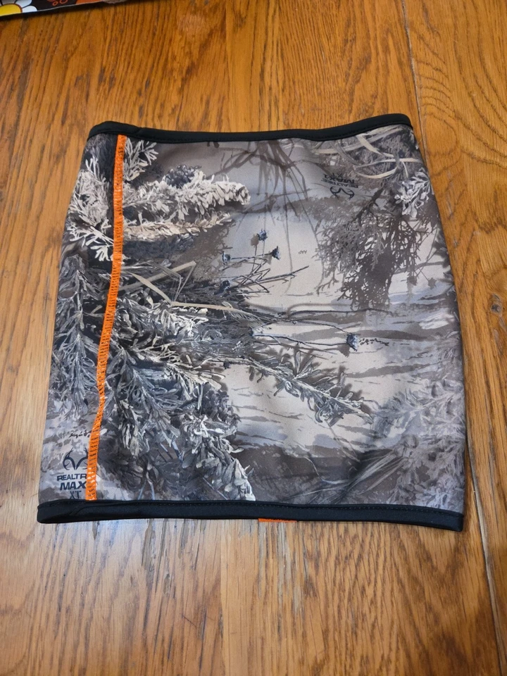 Realtree Max-1 XT Camouflage/Hunter Orange Neck Gaiter. New. - Image 2 of 4