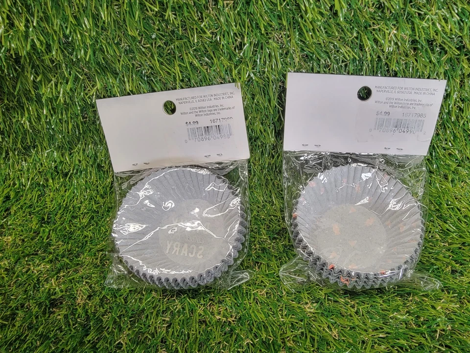 Wilton Maker's Halloween Hornear Cupcakes Tazas Lote de 2 75 Piezas - 150 Piezas en Total Foto 2 de 4