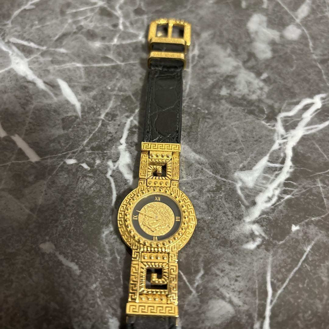 GIANNI VERSACE ゴールドメダリオン時計【不動】 VERSACE ゴールドメダリオン時計【不動】 GIANNI