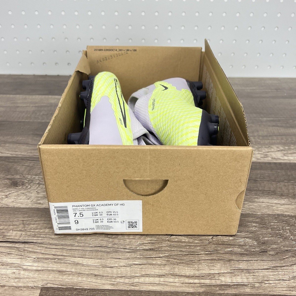 Nike Phantom GX Academy DF HG Barely Volt New DH3849-705 Nike Phantom GX Academy DF HG Barely Volt New DH3849-705