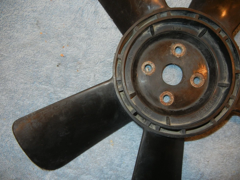 Ventilador de refrigeración del motor Opel Kadett L 1900 1969 1,9 N Foto 4 de 4