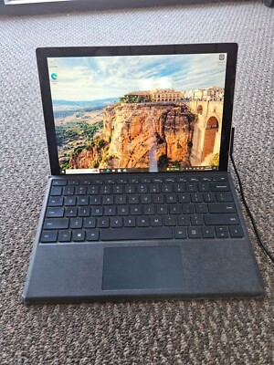 Surface Pro 5 1796 I5-7300U 8GB RAM 265GB SSD Win 10 Pro *Read Disc*