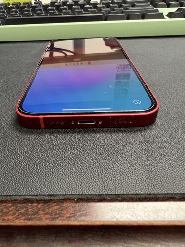 Apple iPhone 13 - 128 Go - Lot Rouge (Désimlocké) avec coque, protection écran - Photo 8 sur 11