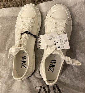 sneakers zara
