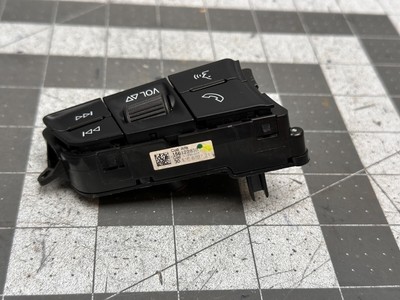 17-19 ALFA ROMEO Stelvio Steering Wheel Right Side Control Switch