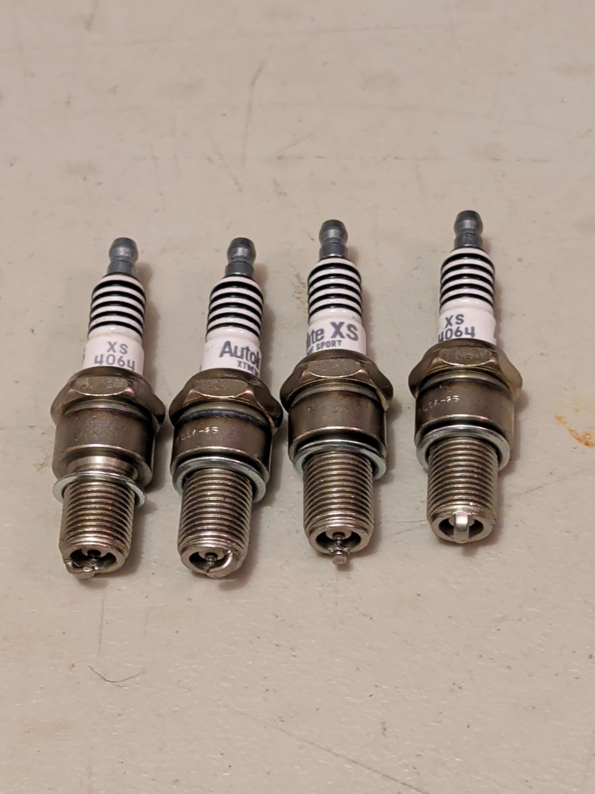4 SPARK PLUG XS4064/4 IRIDIUM XTREME SPORT Comp. With NGK BR 7ES