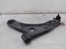 Triangle de suspension Toyota YARIS