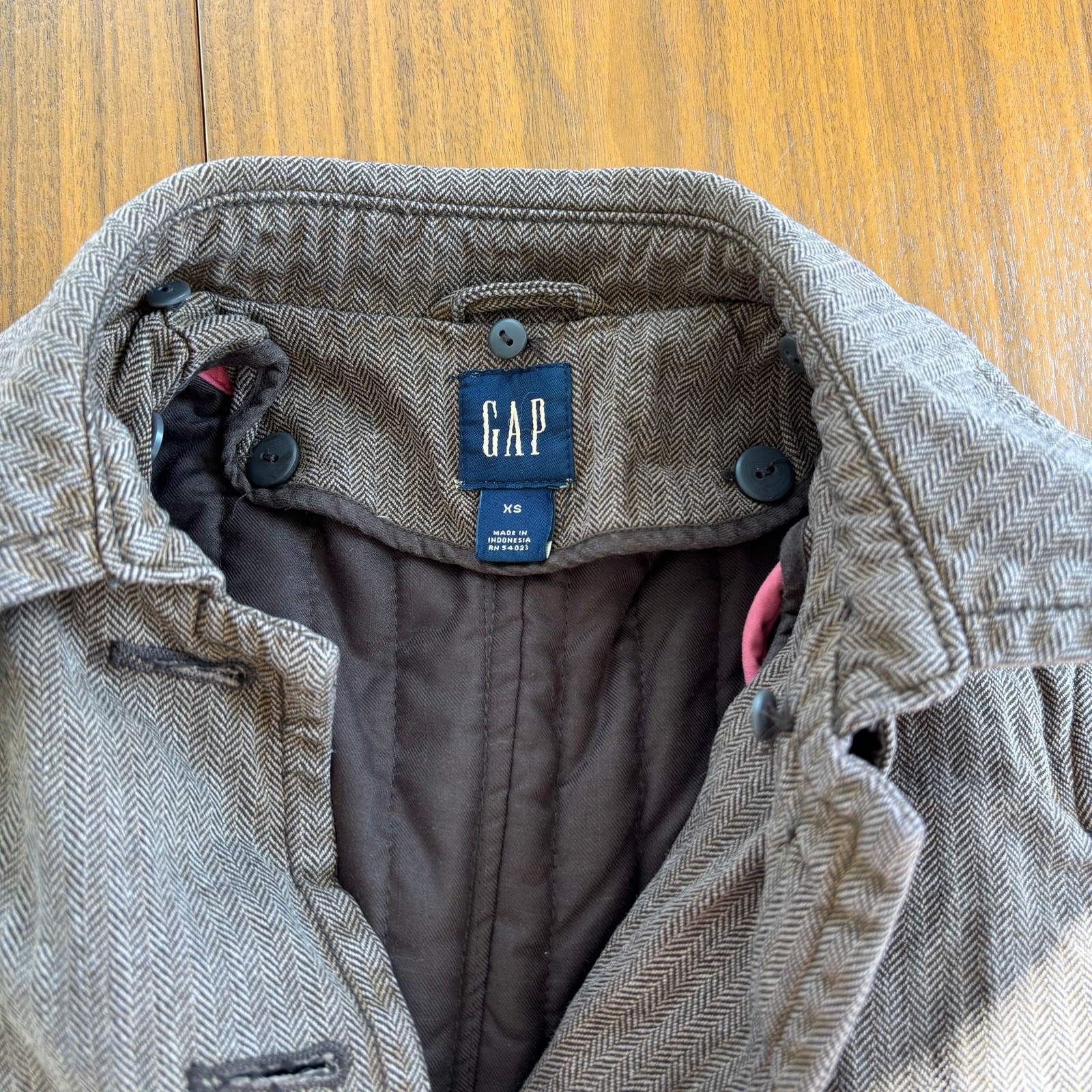 2000s Gap Brown Herringbone Button Front Belted C… - image 8