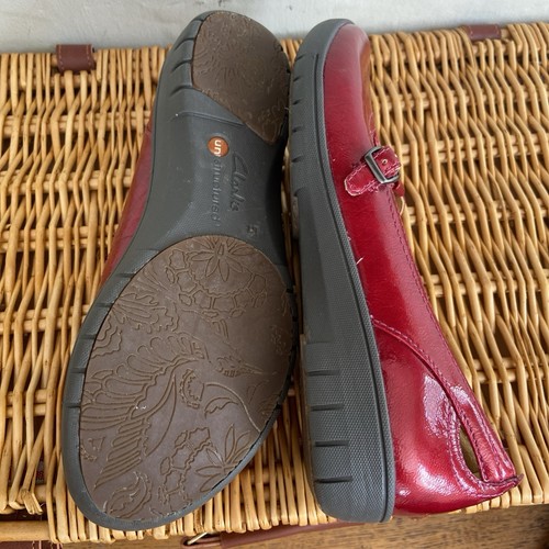 CLARKS metallic Cherry Red Mary Jane Patent Leather Flat buckle shoes UK 5 EU 38 - Picture 17 of 19