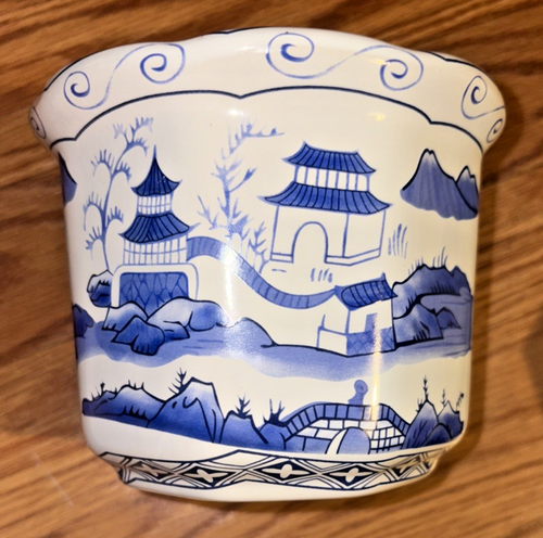 Blue and White Porcelain Oval Pot Decorative Chinoiserie Pagoda Chinese - Picture 2 of 6