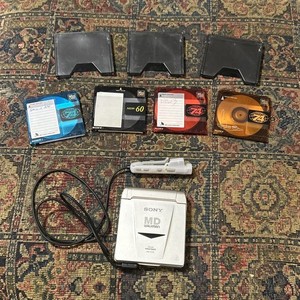 Sony Portable Minidisc Player Walkman MZ-E33 & Remote RM-MZE33 Tested Working