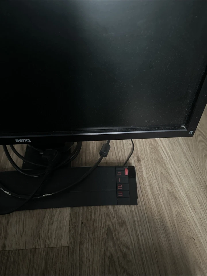 BenQ XL2420-B Typ: XL2420T. Gebrauchter Gaming-Monitor mit W-LED, Full-HD, 3D - Bild 3 von 4