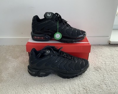 Nike Air Max Plus Herren Sneaker Schwarz EU 43 US 9,5 Low Top gepolstert