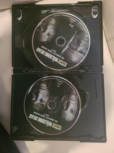 Walking Dead: Complete Third Season DVD - Picture 4 of 5