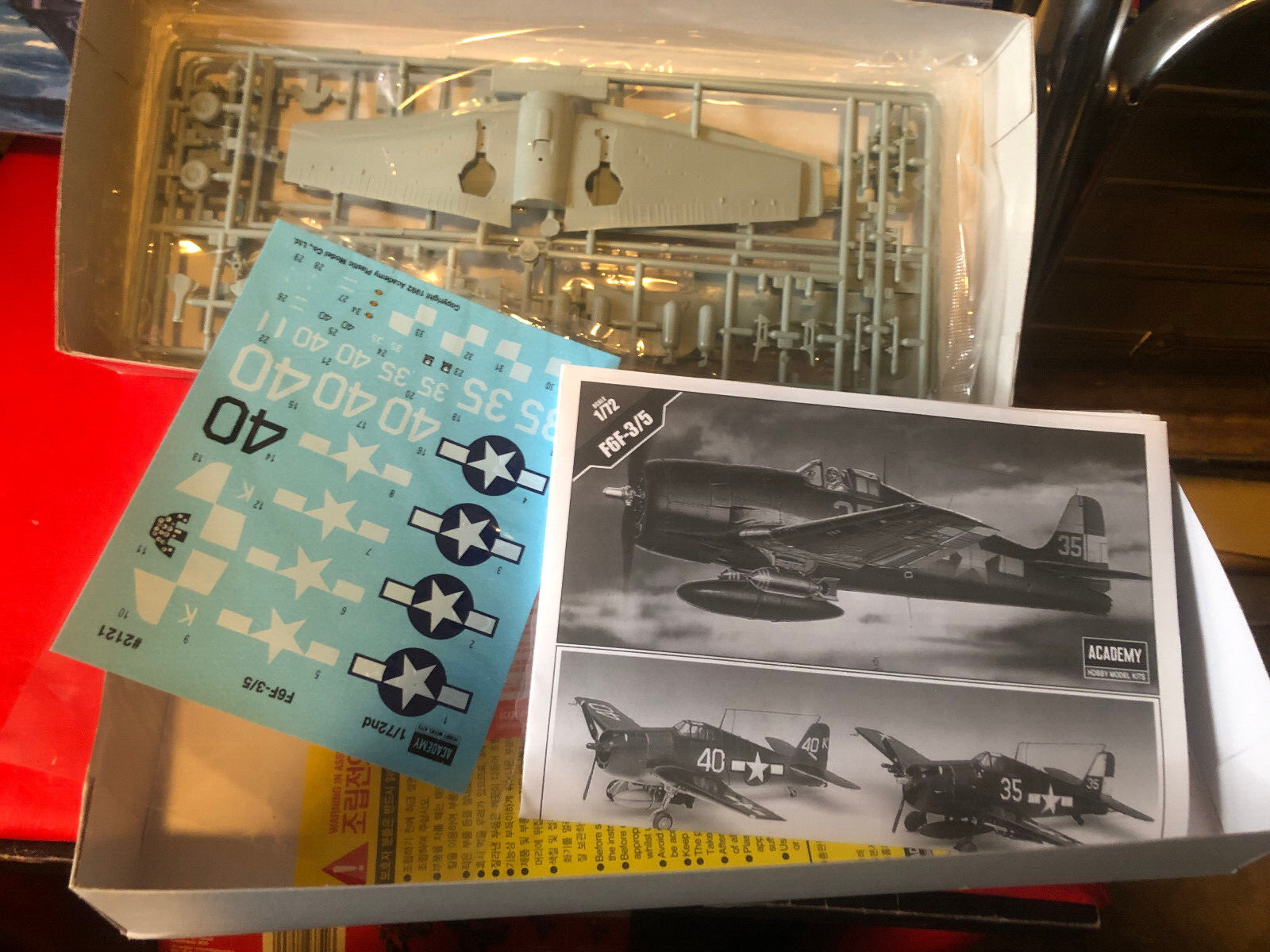 Academy US Navy USN F6F-3/5 HellCat Fighter Model 1/72 USMC
