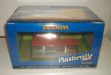 Bachmann HO Scale Platform and Freight Station.