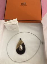 Hermès    Collier  Pendentif- Corne  -Boîte - New