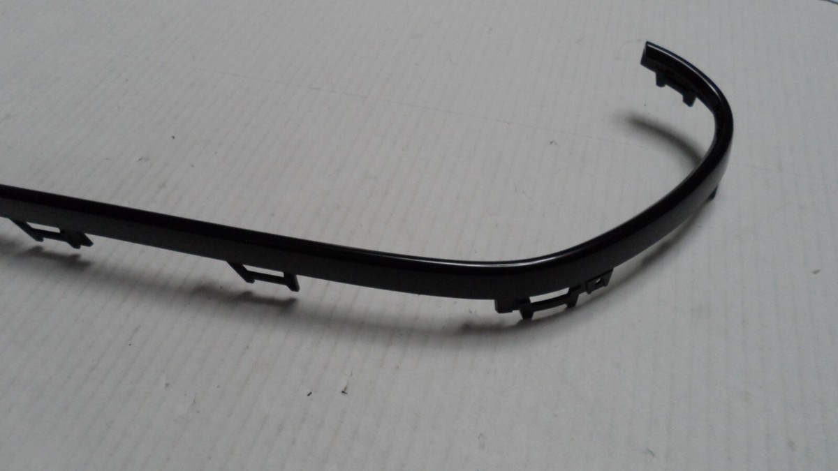 Mercedes Benz Right Lower Grille Trim Molding Strip A 2138856606 