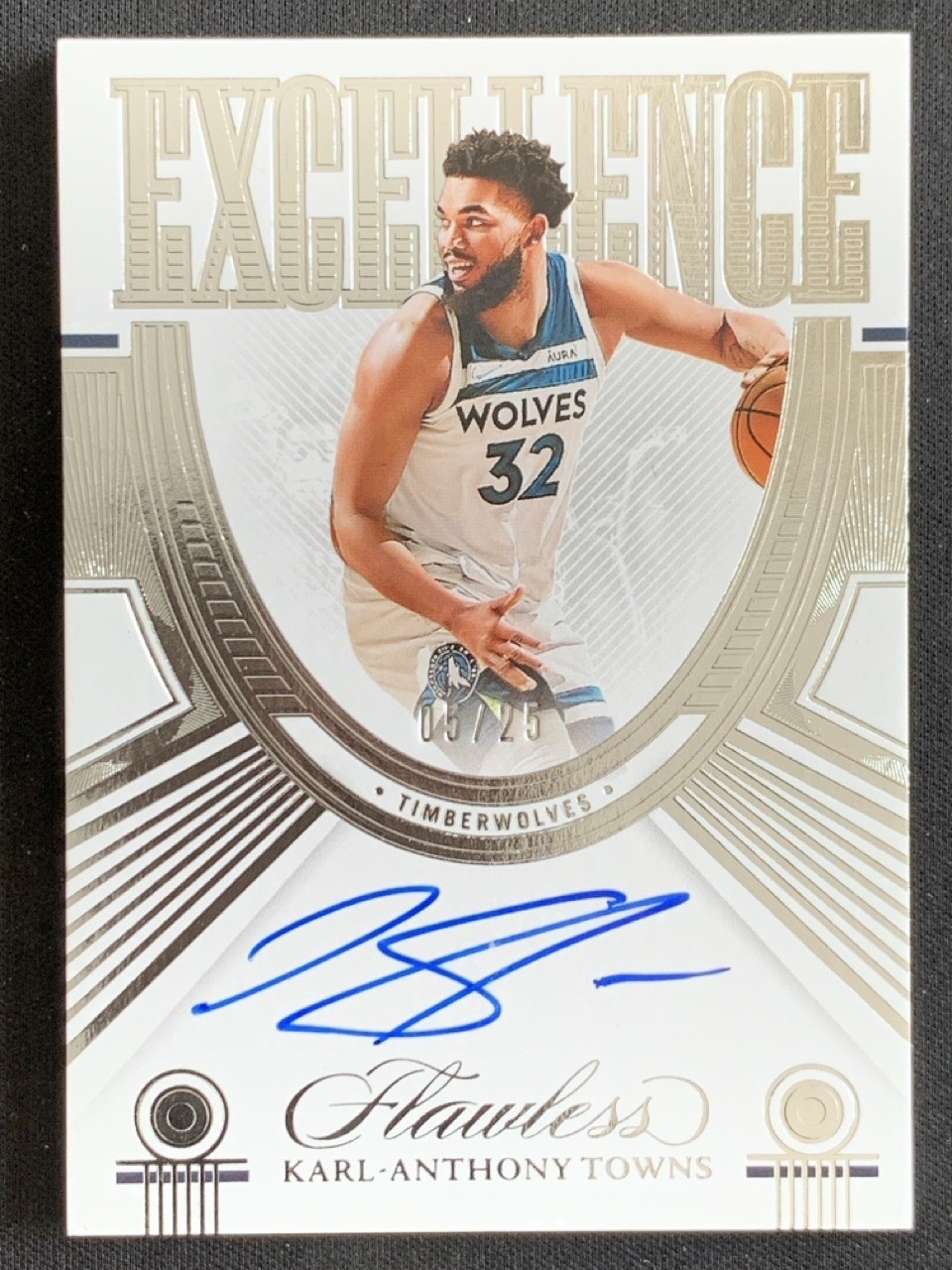 Karl-Anthony Towns 2021-22 Panini Flawless Excellence Auto /25 #EXC-KAT