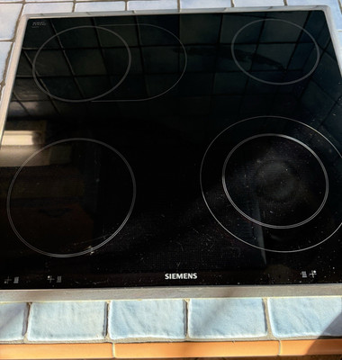 Siemens Einbau-Herdset elektrisch, Backofen, Glaskeramik 4 Kochzonen, sw/edel