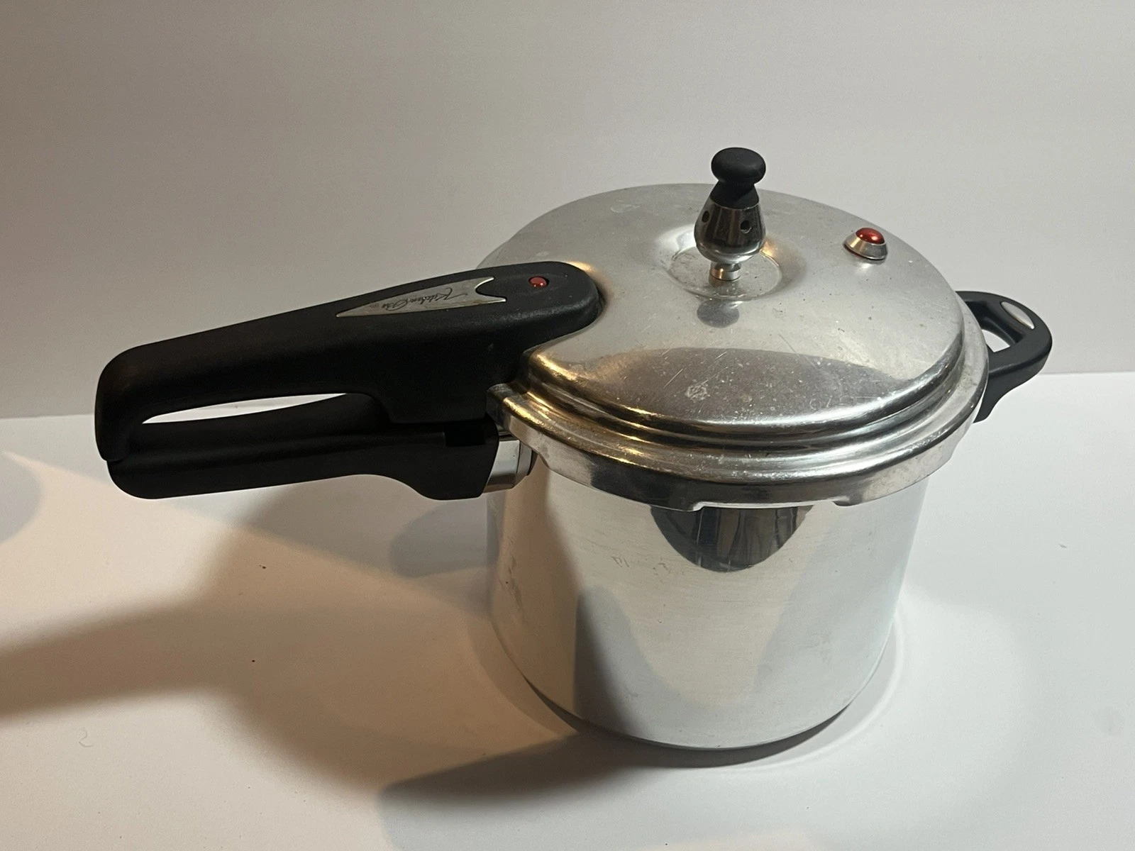 Kitchen Pro 4 Quart Aluminum Pressure Cooker Pot New!