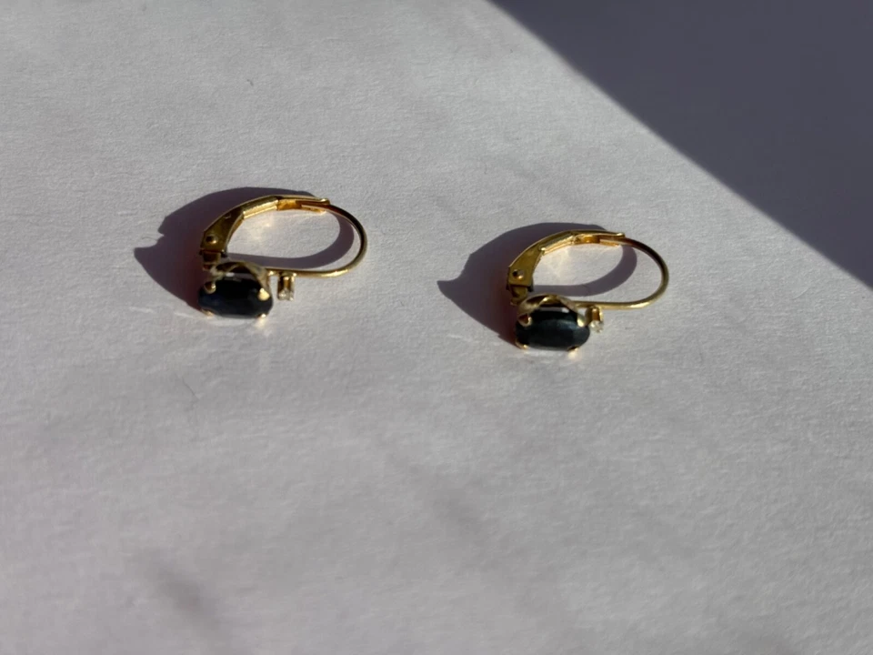 Серьги-рычаги из желтого золота 14 карат с овальным ониксом и бриллиантами - Изображение 2 из 4