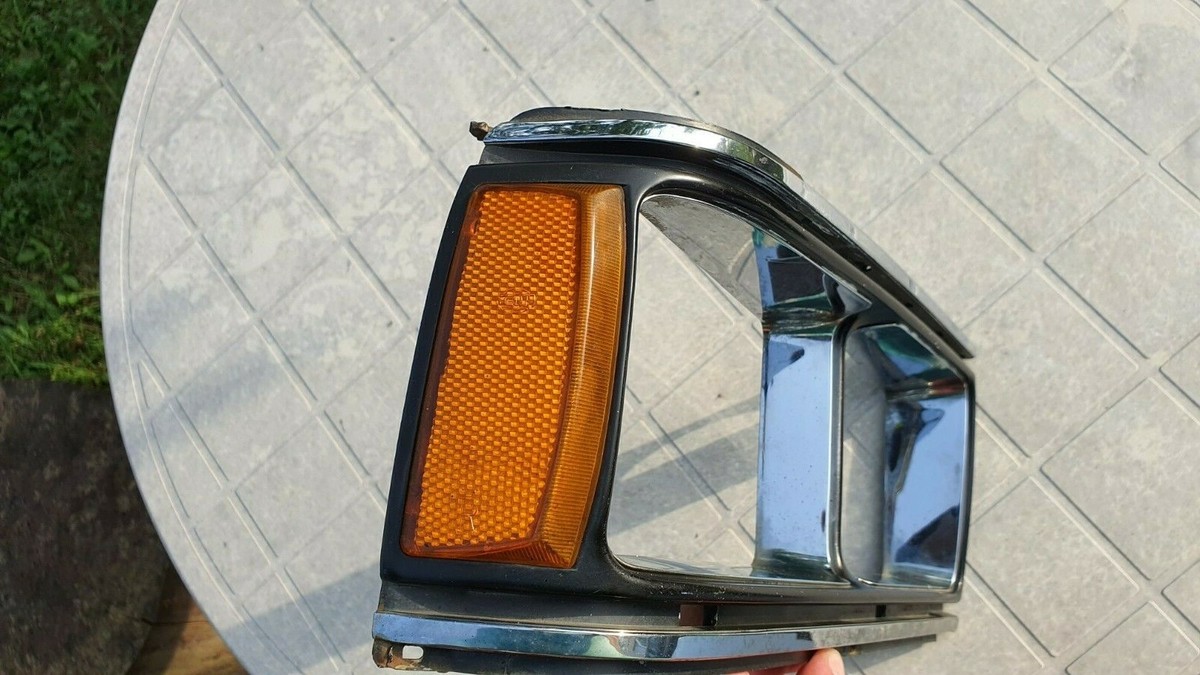 Audi Urquattro Coupe Gt 4000 Scheinwerferblende R HELLA 855941626  