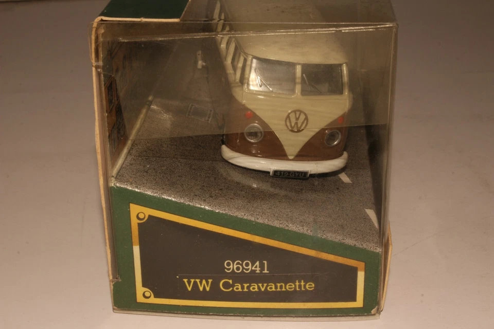 Corgi Classic Models, #96941 Volkswagen Caravanette - Image 4 of 4