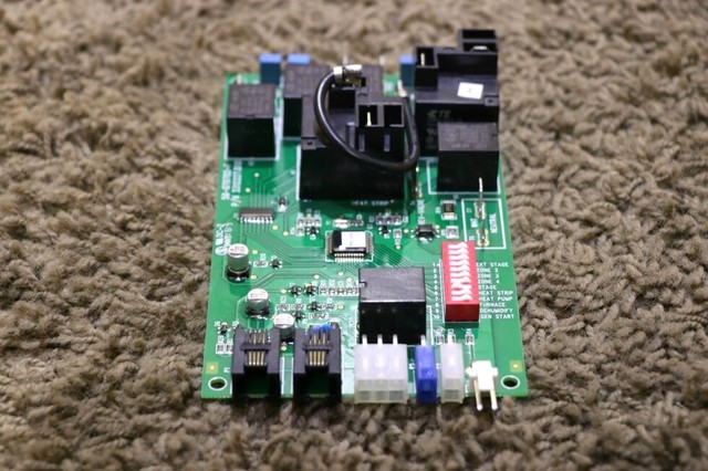 Dometic 3312227.00 Penguin 2 Ccc2 13500 BTU AC Unit Control Board for