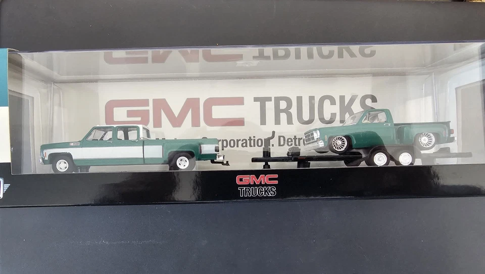 Transportadores automáticos M2 Machines 1973 Gmc Sierra 3500 y 1976 Gmc Sierra Grande 15 personalizados Foto 4 de 4