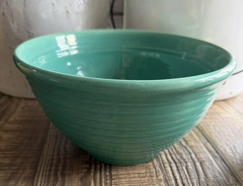 Bauer RingWare Mixing Bowl #12, Green, 9 1/2 X 4 1/2 Inches