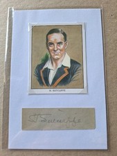 HERBERT SUTCLIFFE YORKSHIRE / ENGLAND CRICKET LEGEND HAND-SIGNED PHOTOCARD (1)