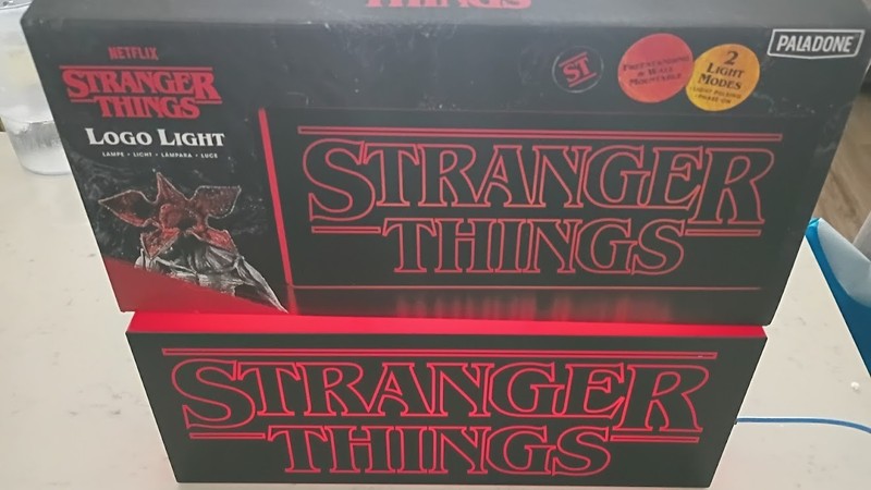 Stranger Things Logo Light USB or Battery, 2 Light Modes Black+Red Paladone