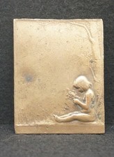 WE09133 VINTAGE 1970s YOUNG GIRL WITH FLOWERS UNDER TREE ARTWORK BELT BUCKLE