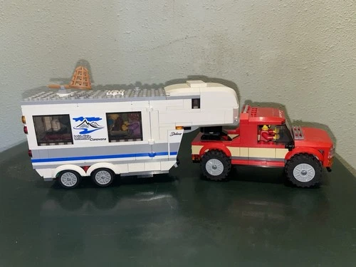 LEGO 60182 Pickup & Caravan City RV Camper Camping Trailer  Minifigs Incomplete