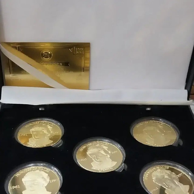 Diana Commemorative Coin Set - 5 Pieces, Well Preserved