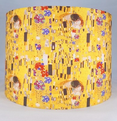 Gustav Klimt Lampenschirm ''Der Kuss'' Samtstoff weiß oder gold metallic Futter