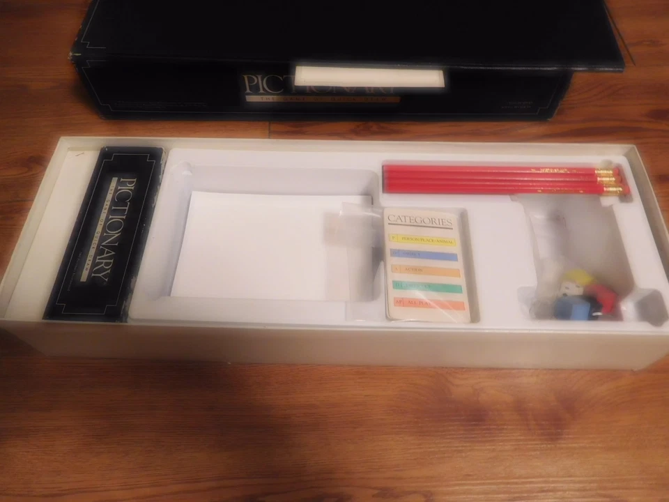 Pictionary First Edition 1985 Board Game  100 %   Complete Western Publishing - Image 4 of 4