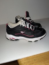Zapatilla deportiva para correr Everlast Erin para mujer - plantilla de espuma viscoelástica negra y rosa talla 8,5