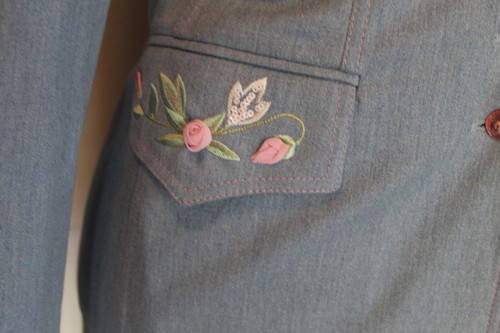 ESCADA WUNDERSCHÖNER 1 OF A KIND HELLBLAUER HOSENANZUG MIT ROSEN VERZIERT GR. 34 - Bild 3 von 20