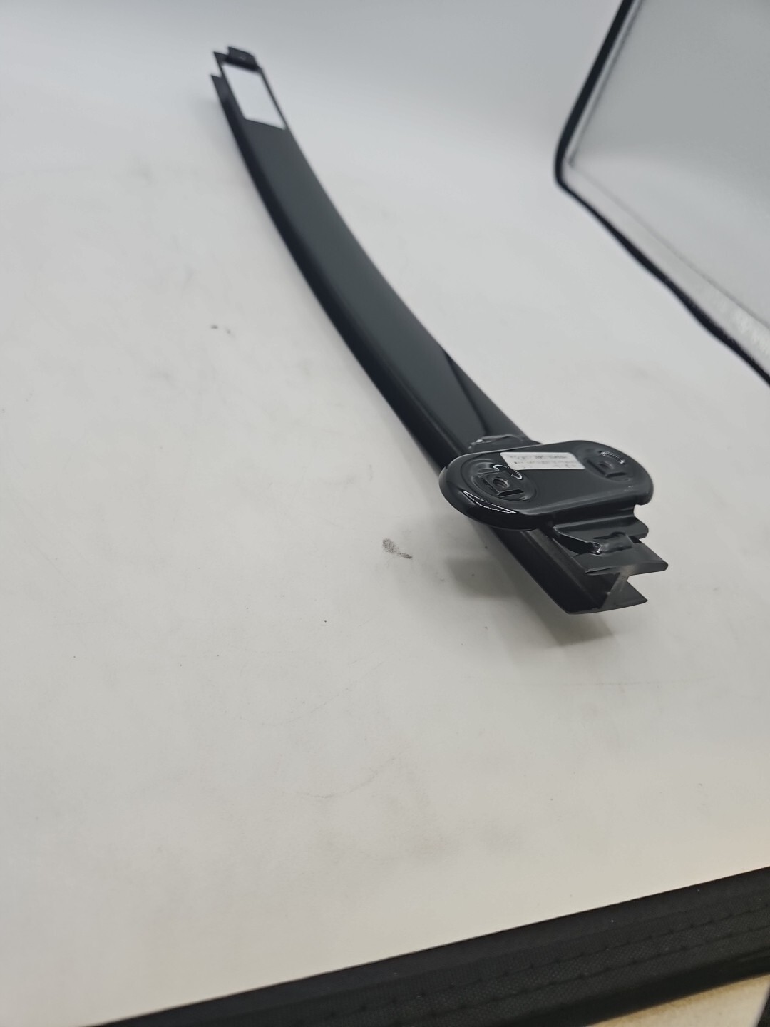 BENTLEY WINDOW GUIDE (3W5839410H)