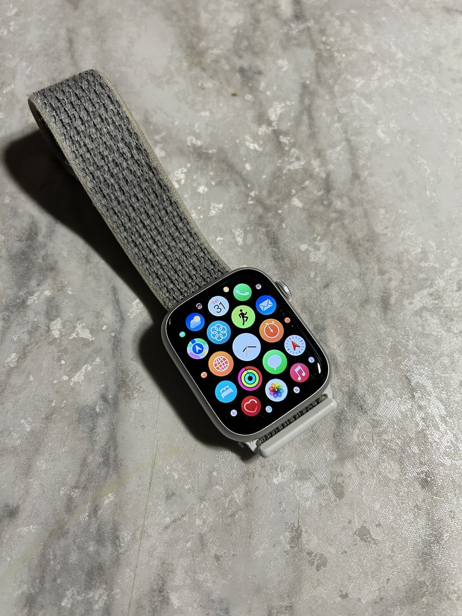 Apple Watch Series 8 45mm Aluminum Case with Nike Band, M/L Apple Watch Series 8 45mm Aluminum Case with Nike Band, M/L